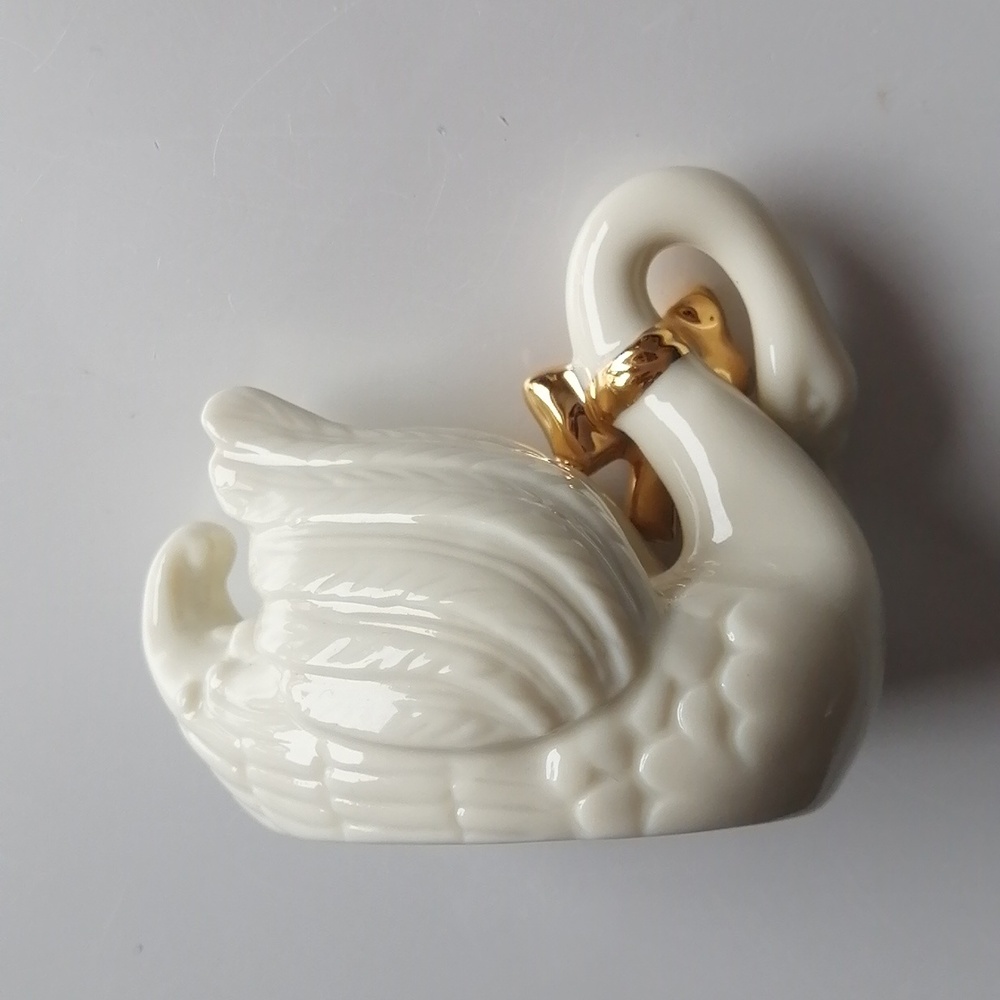 Mikasa Swan Place Card Holder Fine Porcelain Wedding Bells Collection - Picture 5 of 8